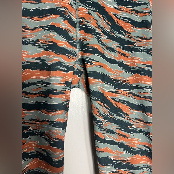 Fabletics legging - Picture 2 of 7